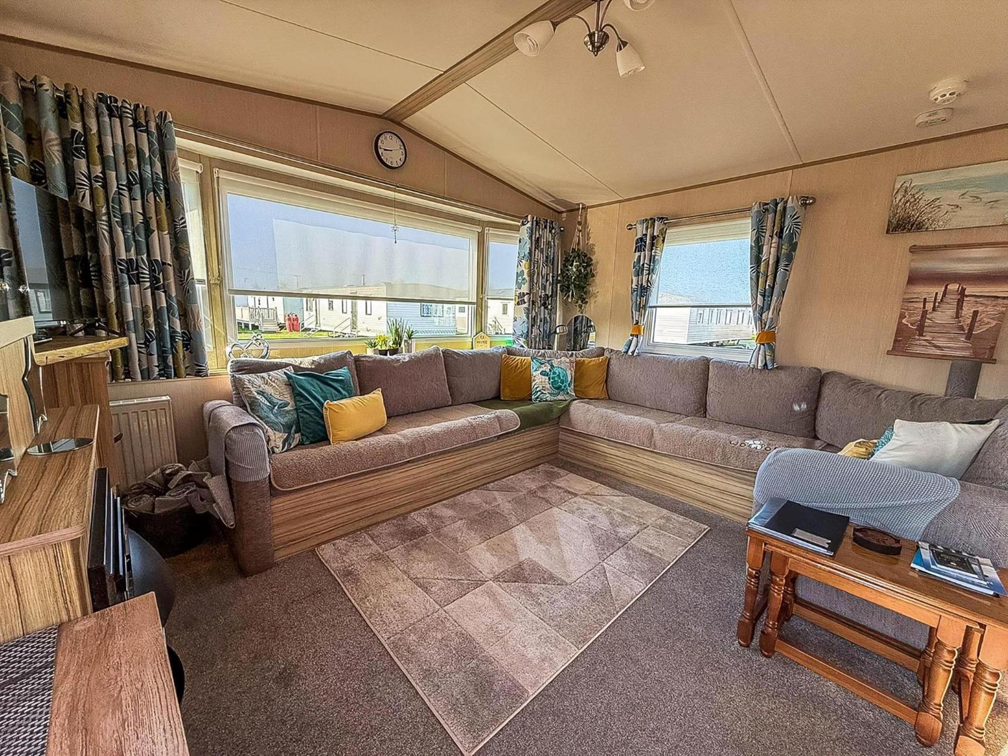 Lovely 6 Berth Caravan With Decking To The Side In Heacham Ref 21040E ภายนอก รูปภาพ